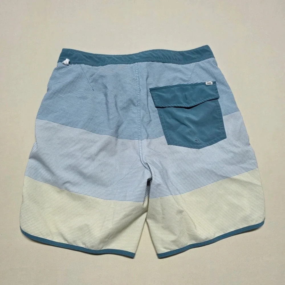 Vuori Cruise Boardshort Men 28 Multicolor Striped Scalloped Hem V314